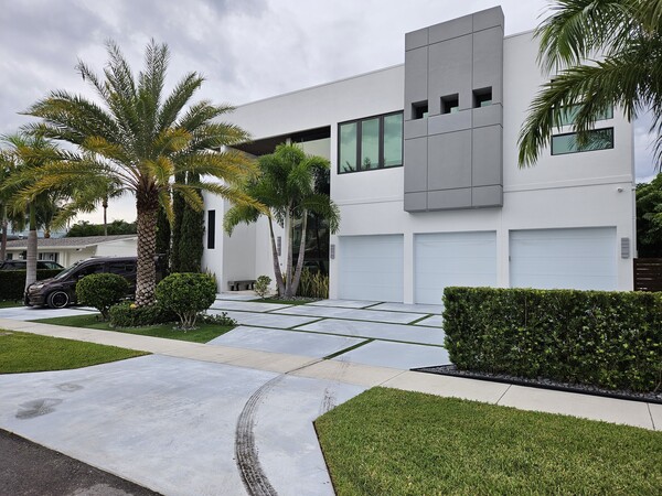 Exterior painting in Boca Raton FL